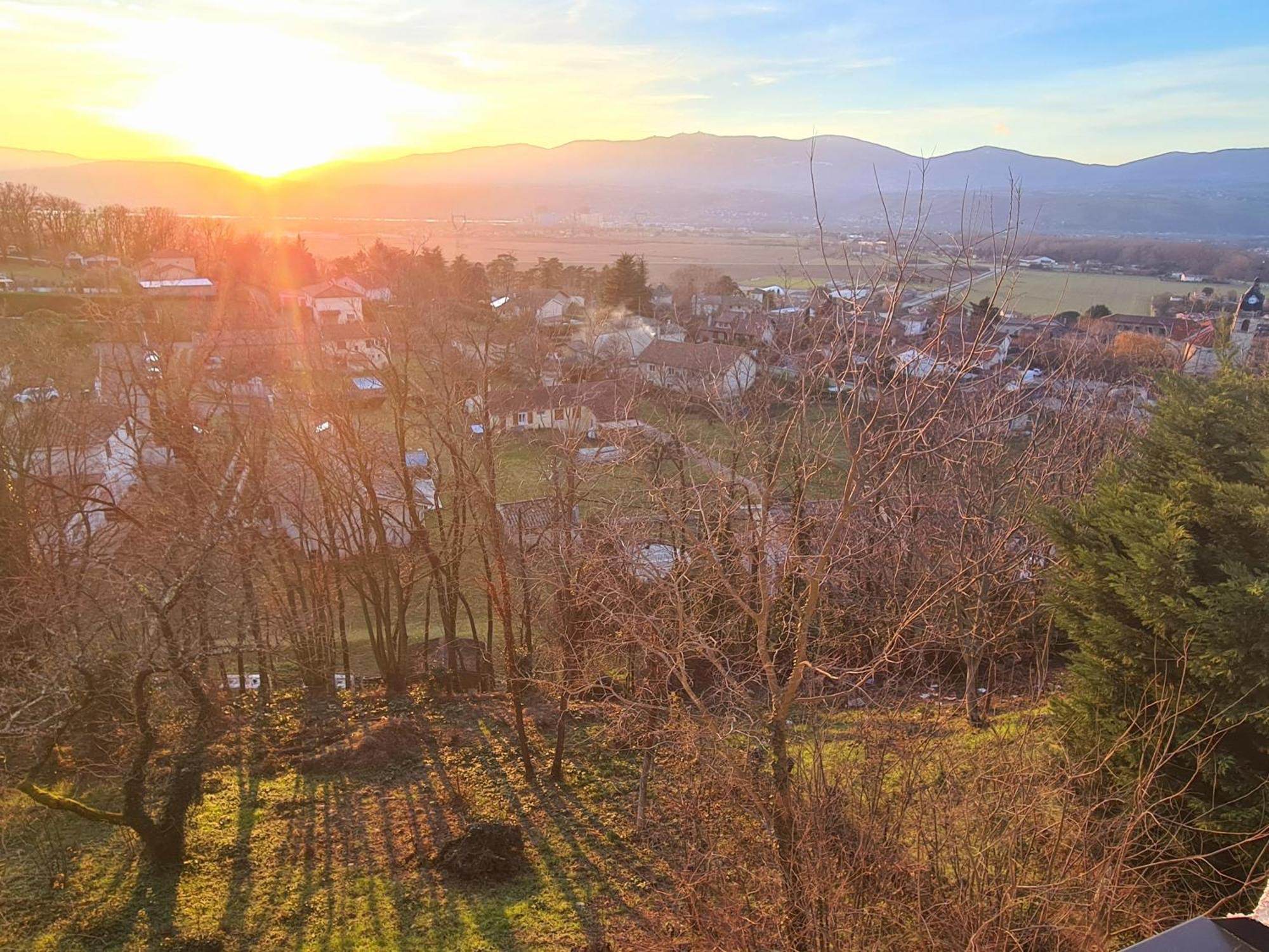 Gite De 70M² Avec Vue Sur Le Massif Du Pilat Clonas-sur-Vareze Eksteriør bilde